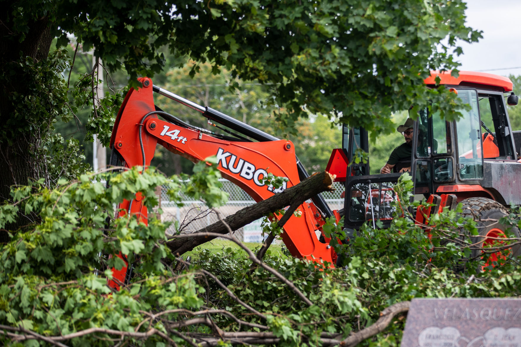 071121-owh-new-stormdamage-pic-CM013.jpg